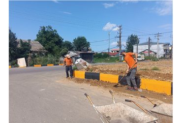 نظافت خیابان انصاری توسط خدمات شهری شهرداری سیاهکل