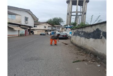 نظافت کوچه جنب شورای حل اختلاف توسط شهرداری سیاهکل