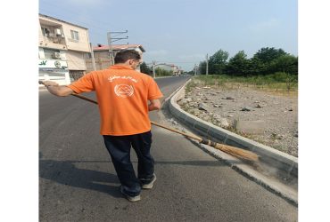 نظافت و خاکروبی مسیر کمربندی خیام به سمت خیابان مظلوم